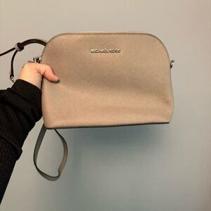 Michael kors crossbody